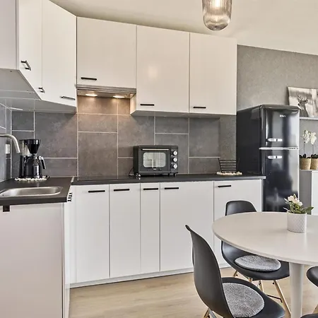 In With Sea Views Apartament