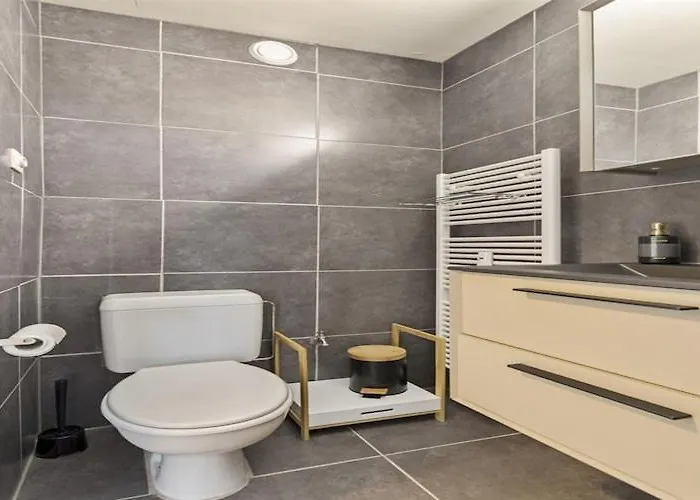 In With Sea Views דירה