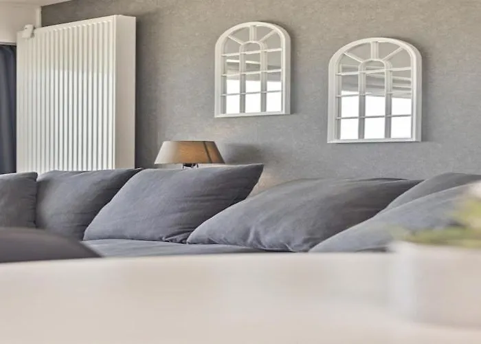 דירה In With Sea Views