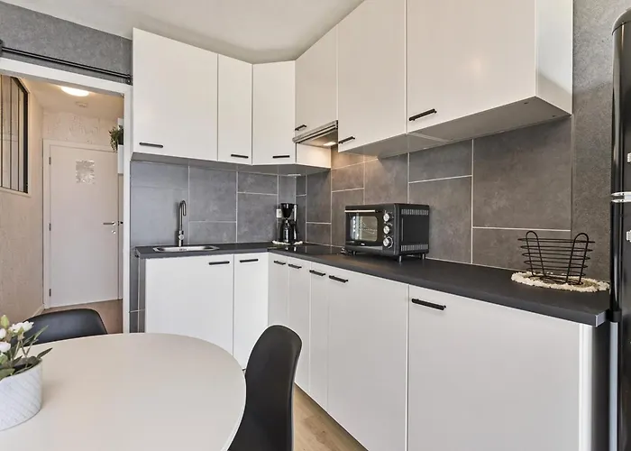 In With Sea Views דירה