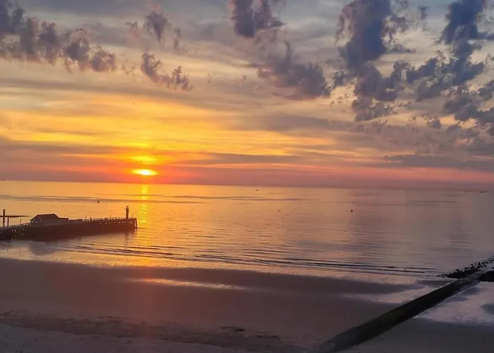 דירה In With Sea Views